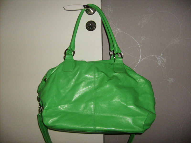 Imaginary Karin - green bag